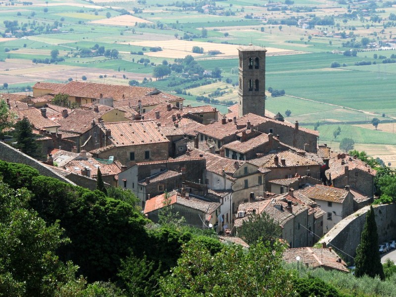 Cortona, a tiny hill town in Tuscany, Italy. Photo by Marion Winik.